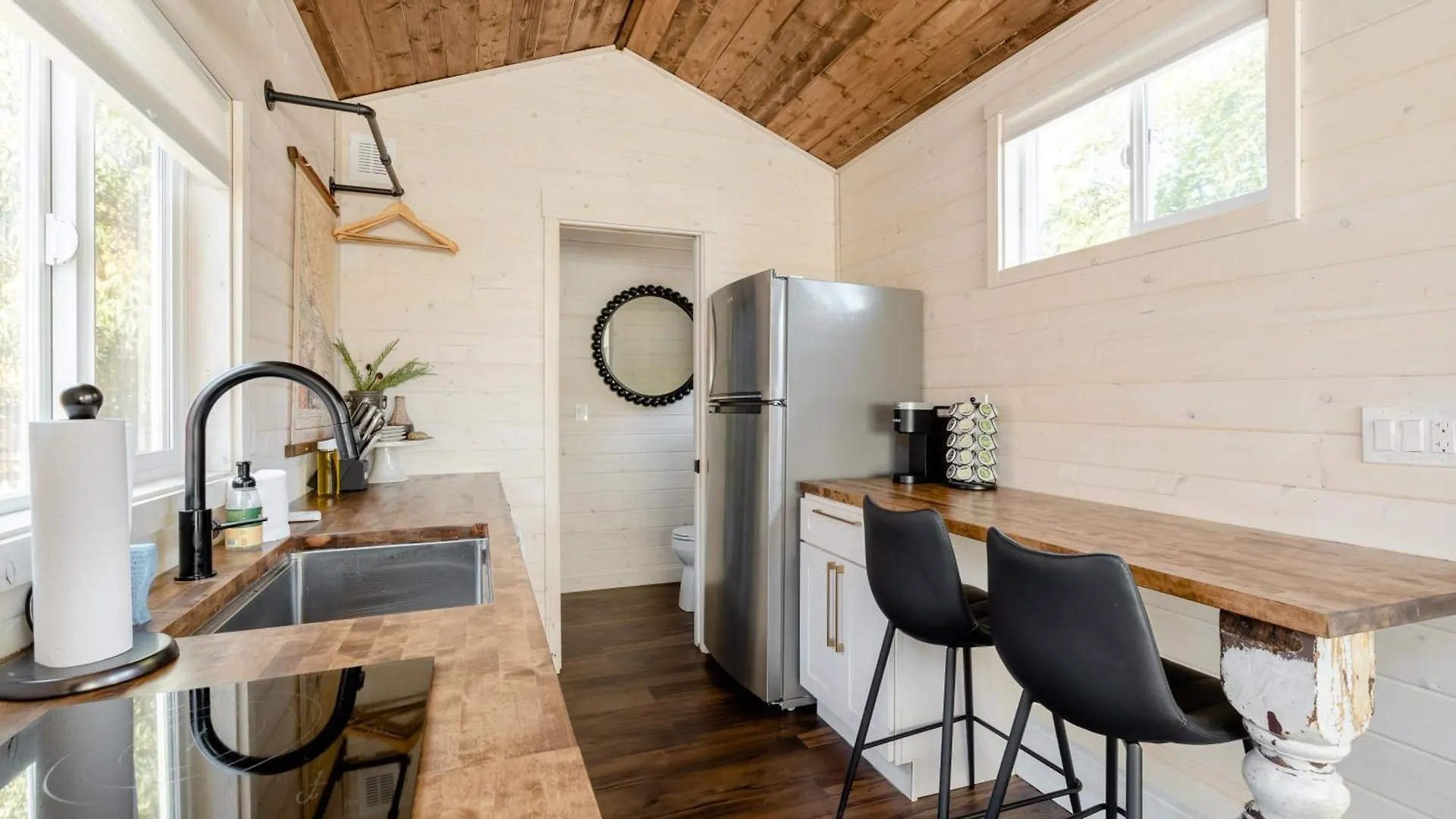 Stay Portland - The Tiny Farmhouse On Alberta